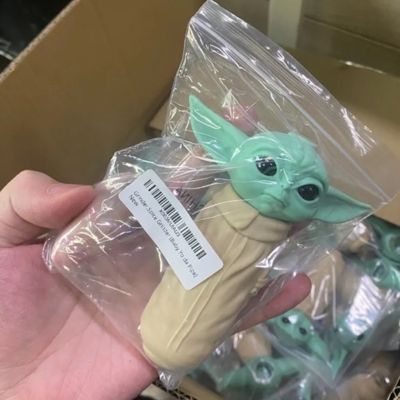 3 pack Yoda smoke pipe, Star Wars Baby Yoda tobacco pipe smoke 3PCS! - Picture 3 of 5